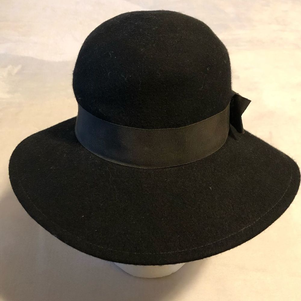 Vintage GEO. W. Bollman & Co., Inc. Peachfelt 100% Wool Black Cloche Style Hat •